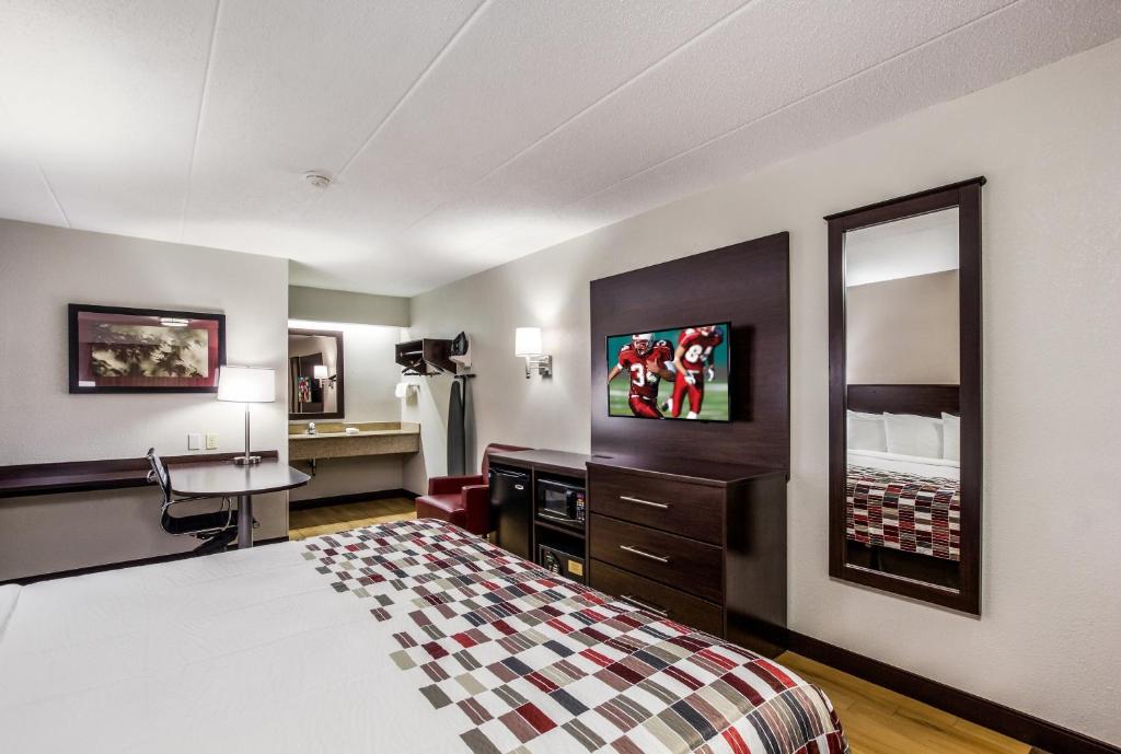 Red Roof Inn Lexington image