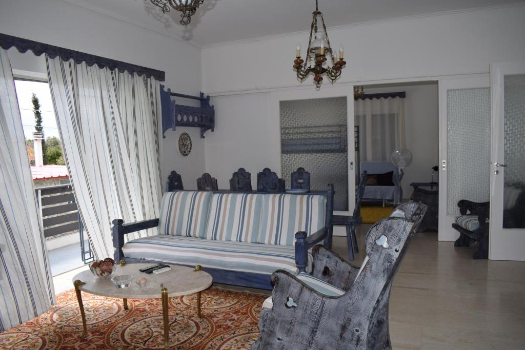 3h Athina Cottage in Athens Riviera, Saronida photo 1