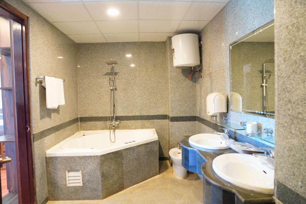 Сьюит (Двухуровневый люкс), Hon Ngu Hotel
