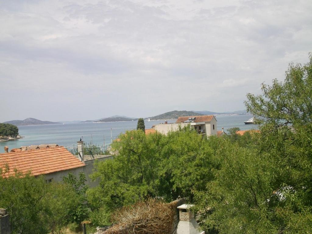 Apartment in Zlarin with balcony, W-LAN, washing machine (3813-1) photo 2