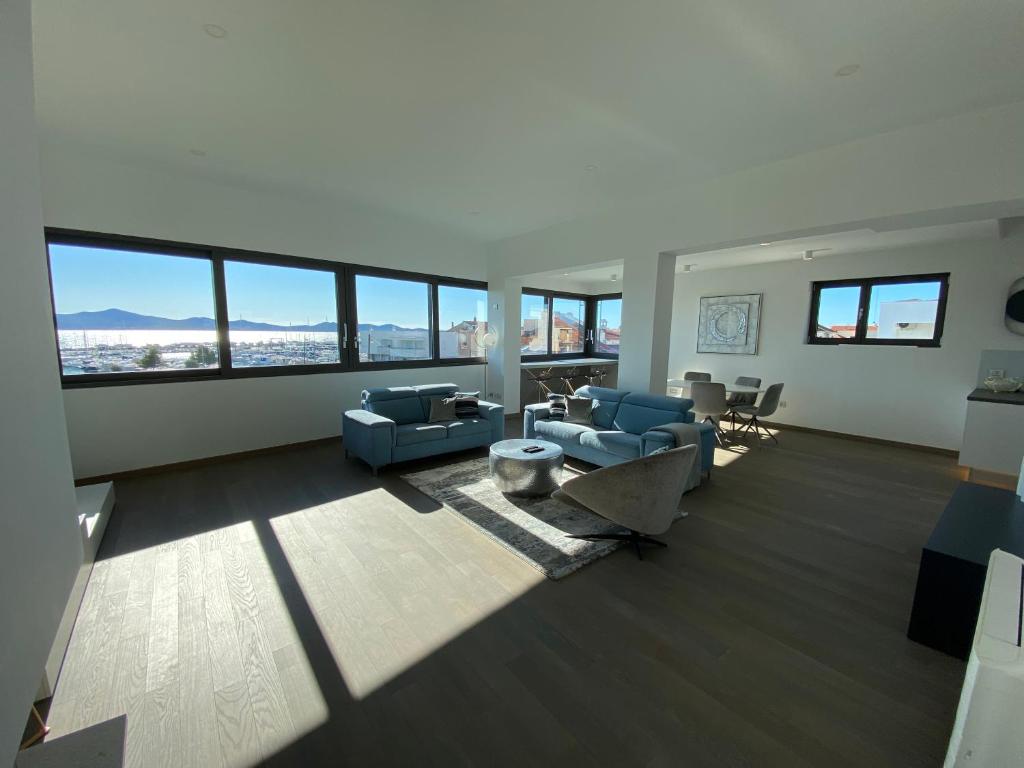 The View Luxury Residence with Pool photo 3