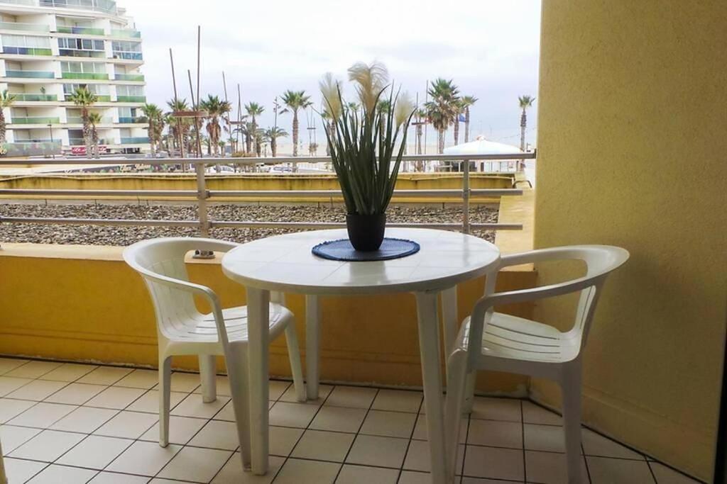 F2 entier CANET VUE MER // BALCON + PARKING - Tap to explore photos