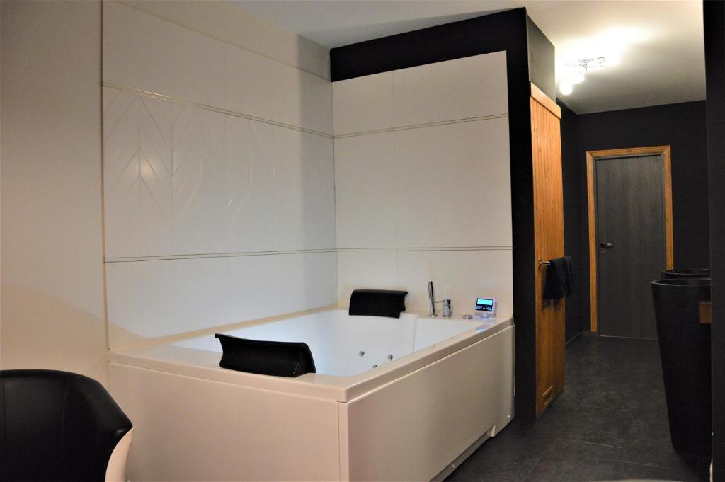 Salon Boyer - Thumbnail image