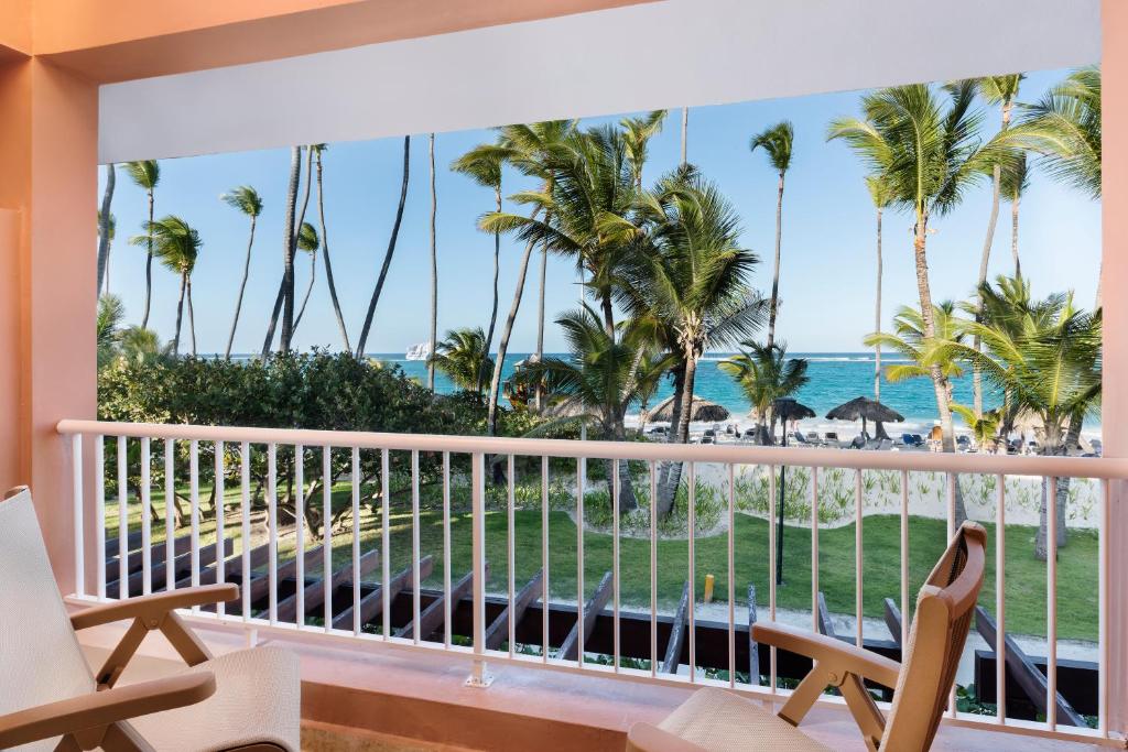 Сьюит (Люкс с кроватью размера «king-size» и балконом), Grand Palladium Palace Resort Spa - Все включено