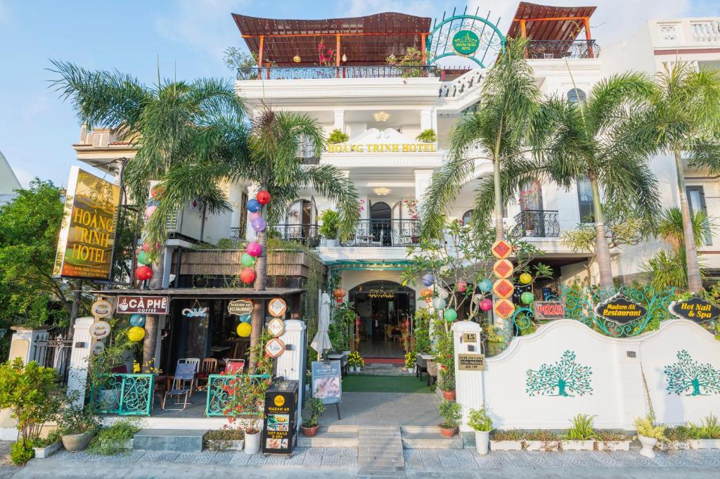 Khách sạn Hoàng Trinh