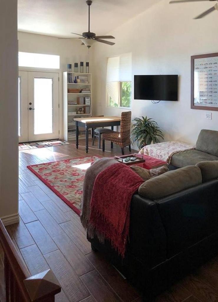 Beautiful new detached casita nestled in scenic southern CA foothills! image