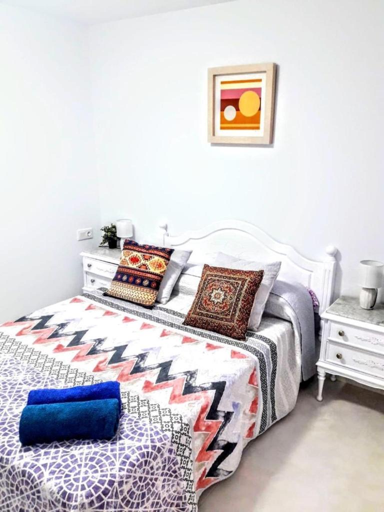Stunning 2 Bedroom Apartment Fully Refurbished With Air-conditioning photo 3