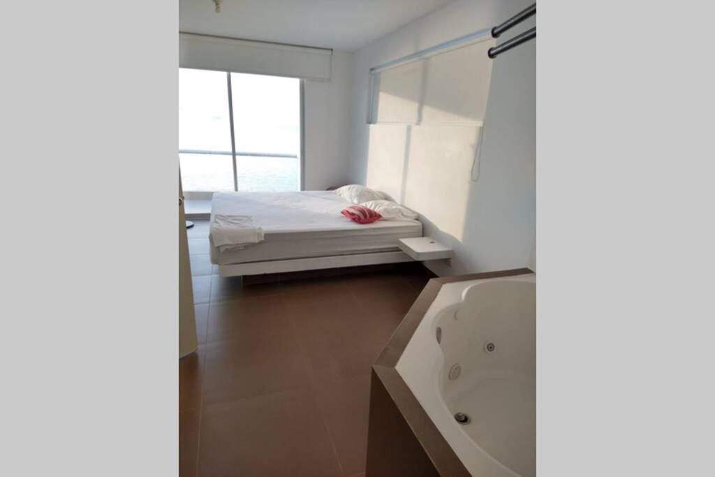 PARACAS megaview bayfront flat photo 1