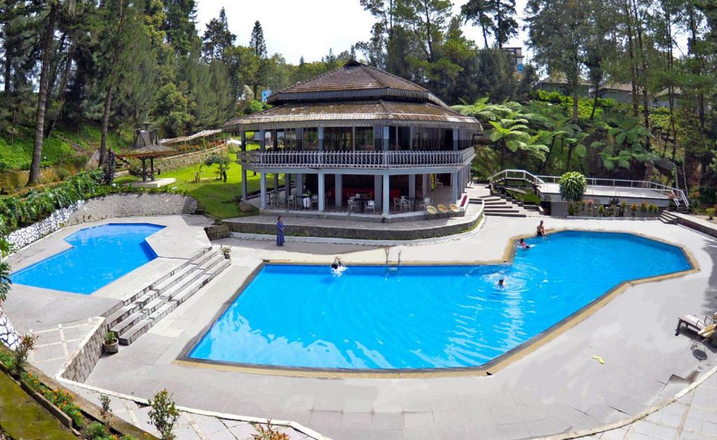 Rudang Hotel & Resort Berastagi photo 2