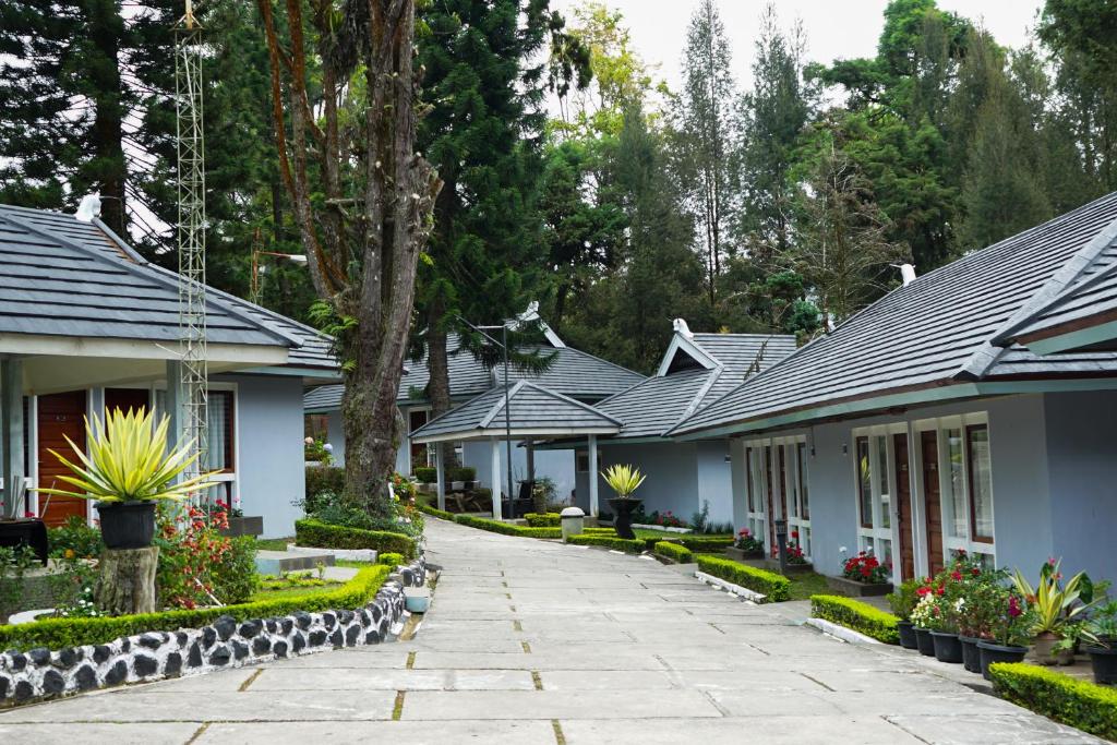 Rudang Hotel & Resort Berastagi photo 1