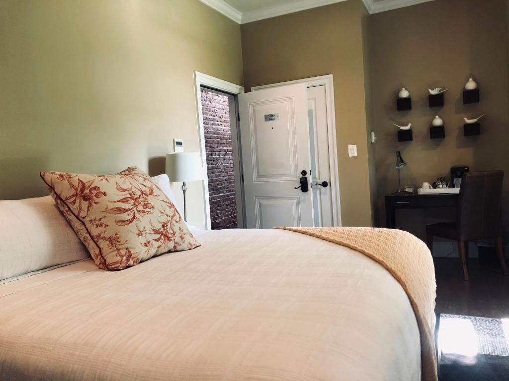 Suites at 249 photo 3