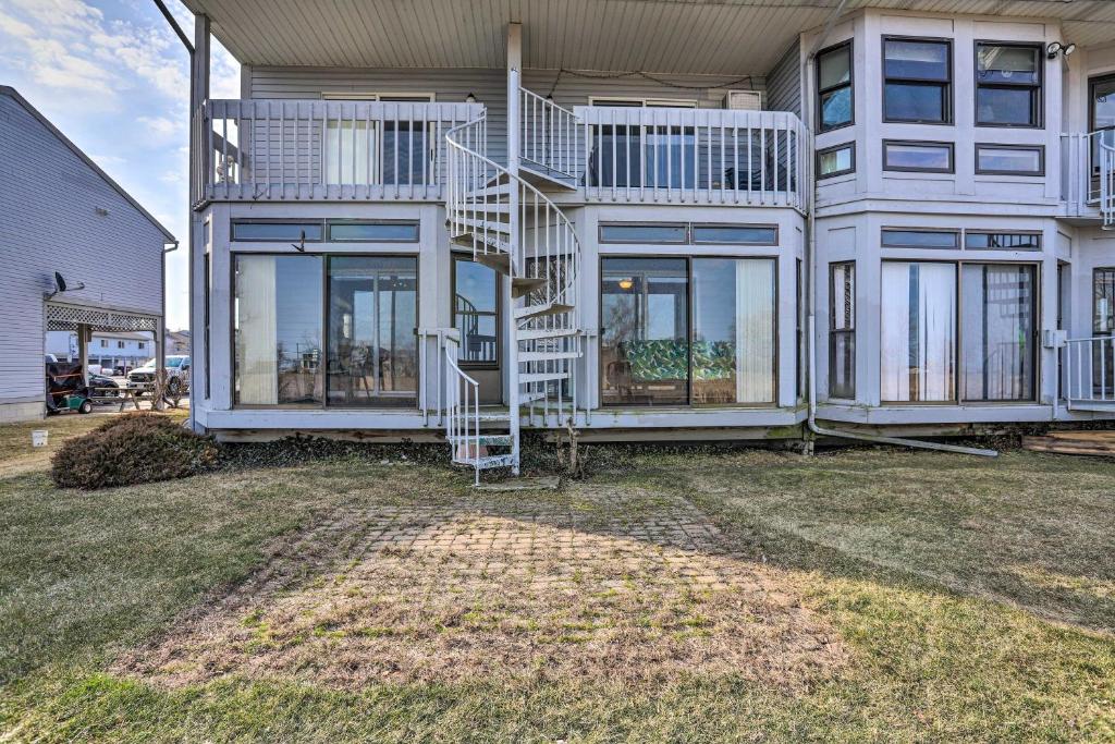 Serene Abode on Lake Erie about 9 Miles to Oak Harbor photo 2