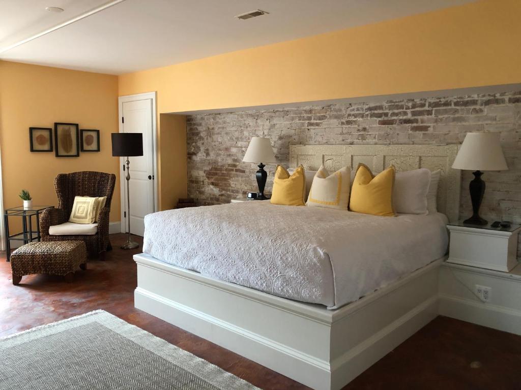 Suites at 249 photo 1
