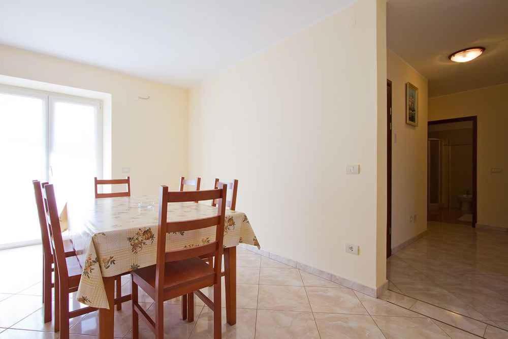 Two-Bedroom Apartment in Novigrad IV photo 3