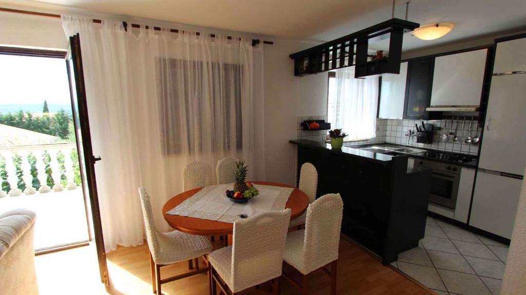 Apartment in Malinska 12 photo 4