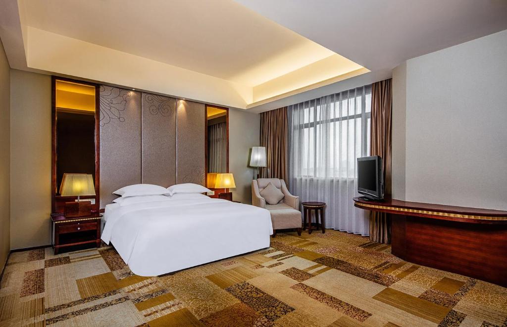 Двухместный (1 King Bed Premium), Crowne Plaza Foshan