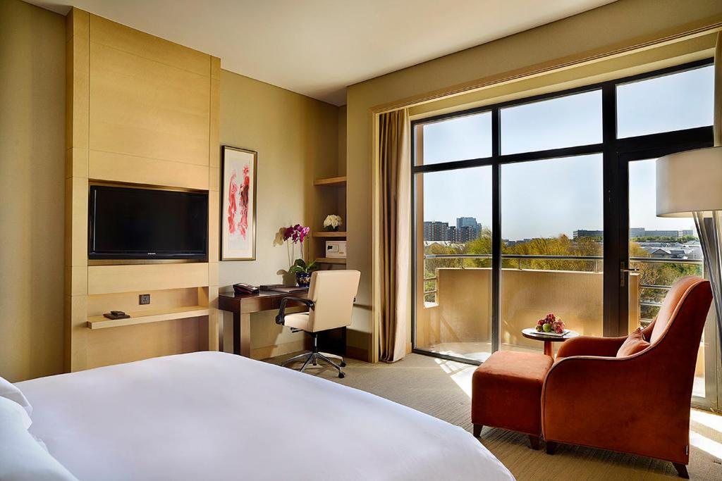 Crowne Plaza Ordos, an IHG Hotel photo 1