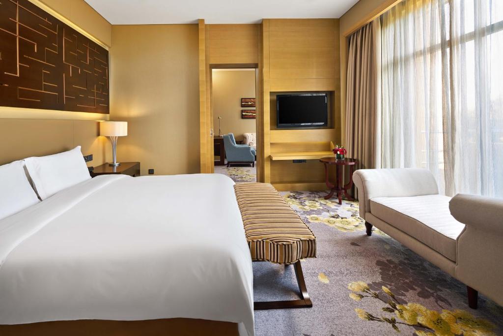 Crowne Plaza Ordos, an IHG Hotel photo 3