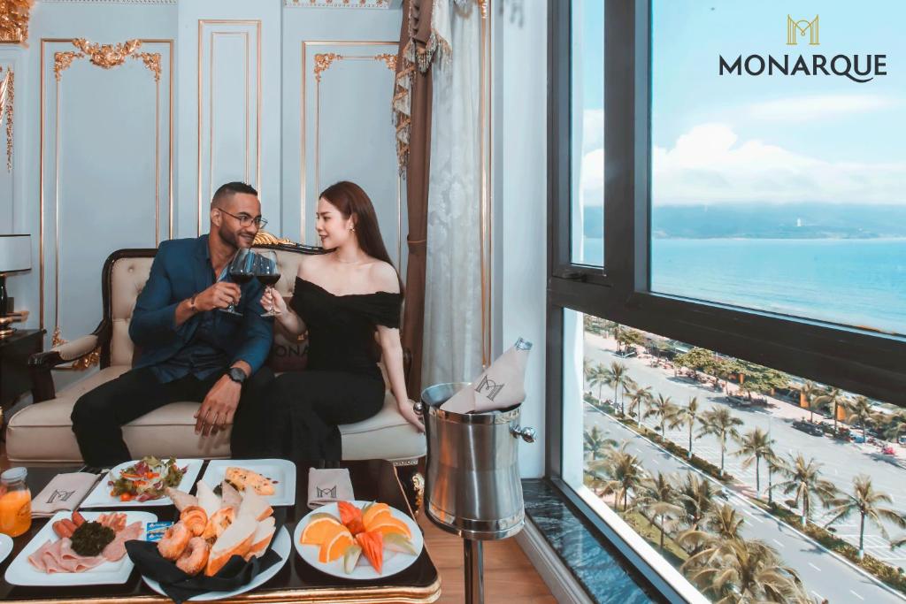 Двухместный (Номер с кроватью размера «king-size» и видом на море), Monarque Hotel Danang