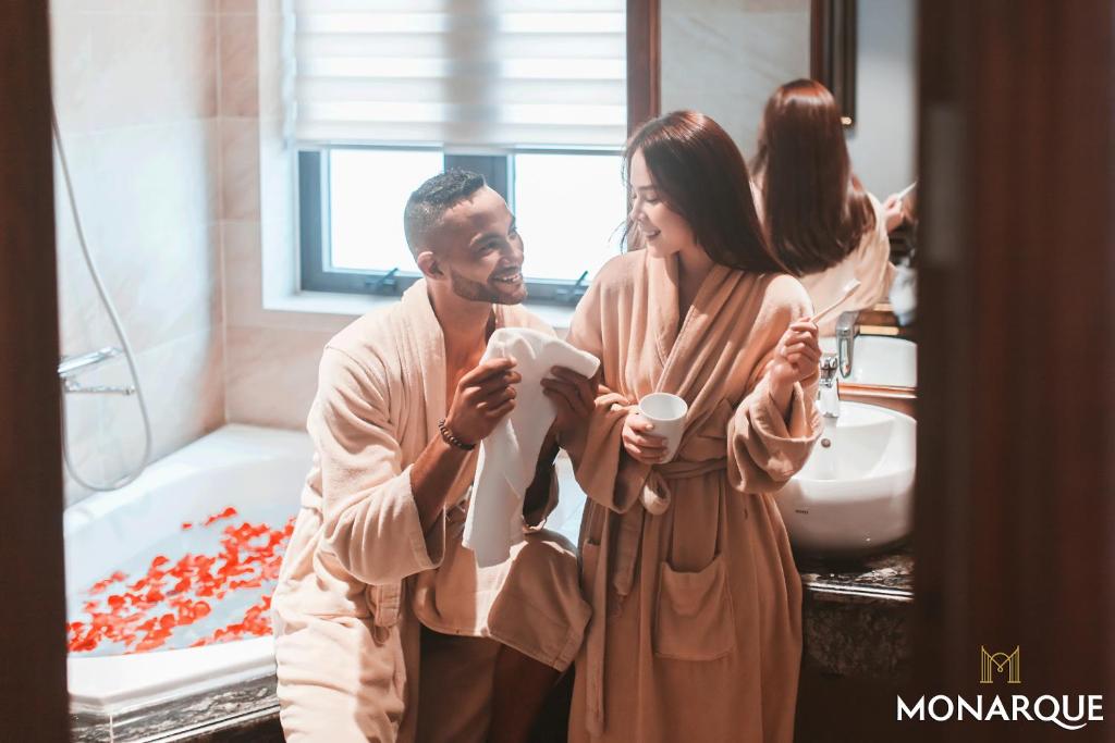 Двухместный (Номер с кроватью размера «king-size» и видом на море), Monarque Hotel Danang