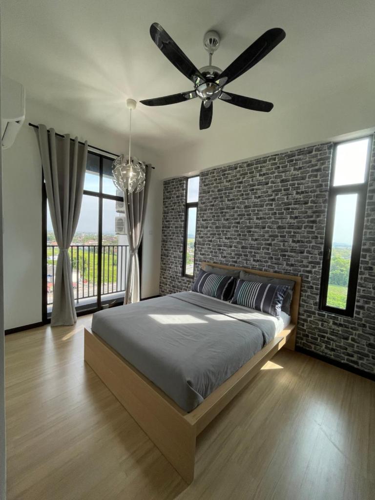 Sky Cafe Penthouse Suite by myProStay photo 3