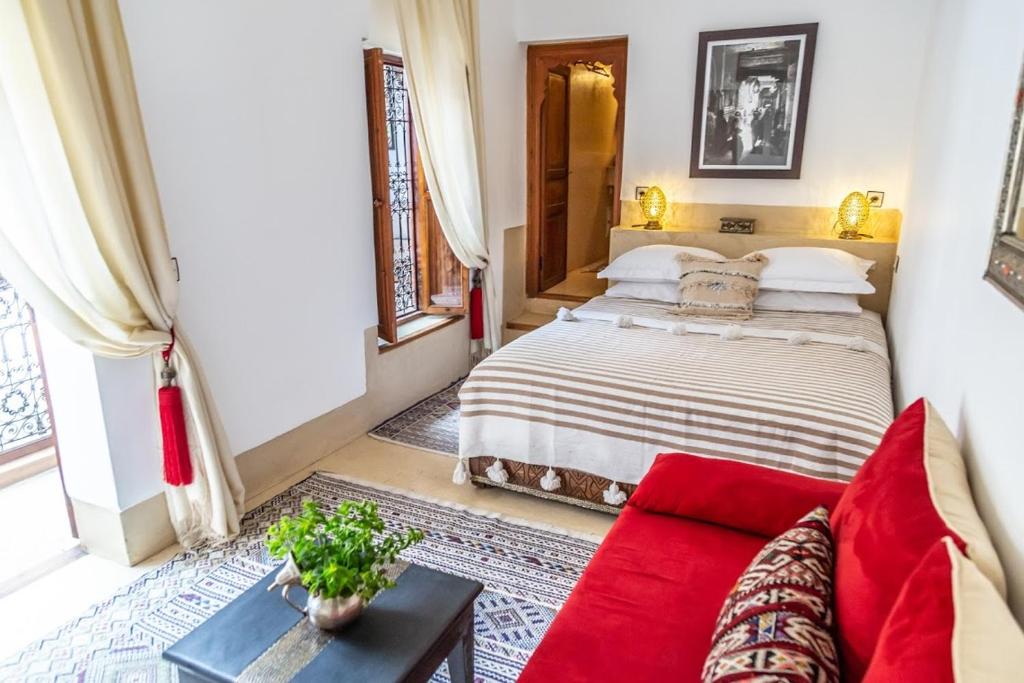 Сьюит (Saha), Riad Smara