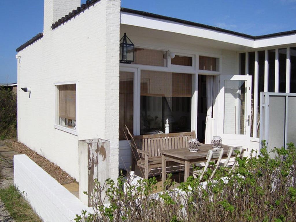 Beautiful house in Bergen aan Zee in the dunes photo 1
