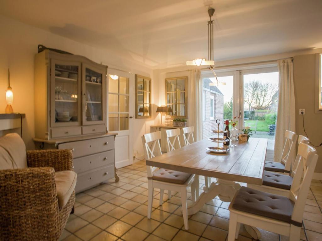 Spacious holiday home in Groede photo 4