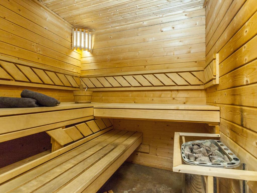 Nice Holiday Home in Balkbrug with Bubble Bath photo 3