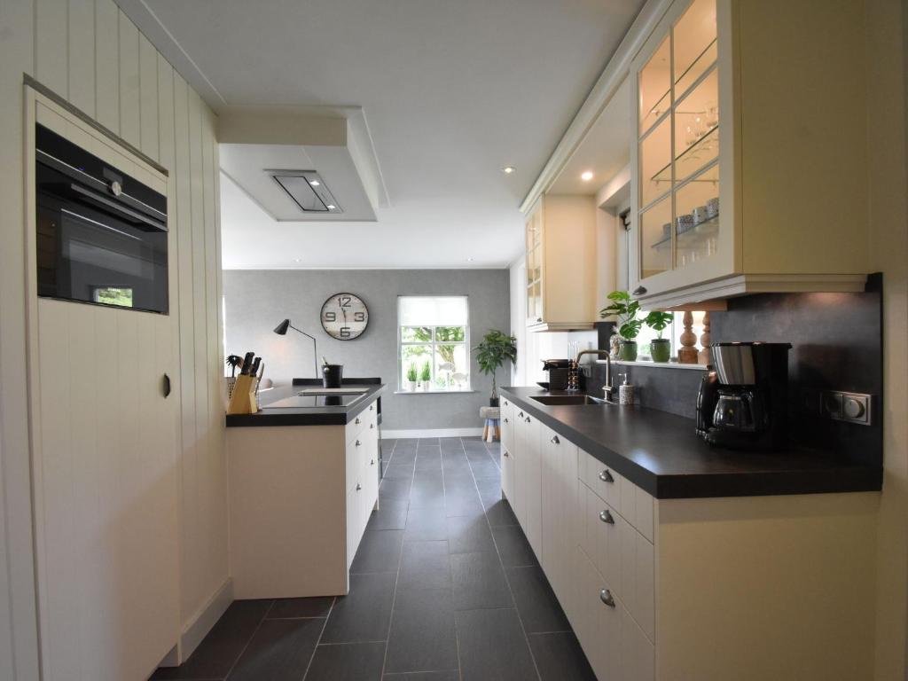 Lavish Villa in Julianadorp aan zee with Sauna photo 3