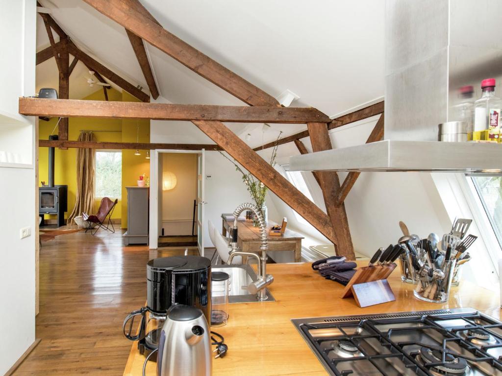 Vibrant Farmhouse near Forest in Heeze-Leende photo 2