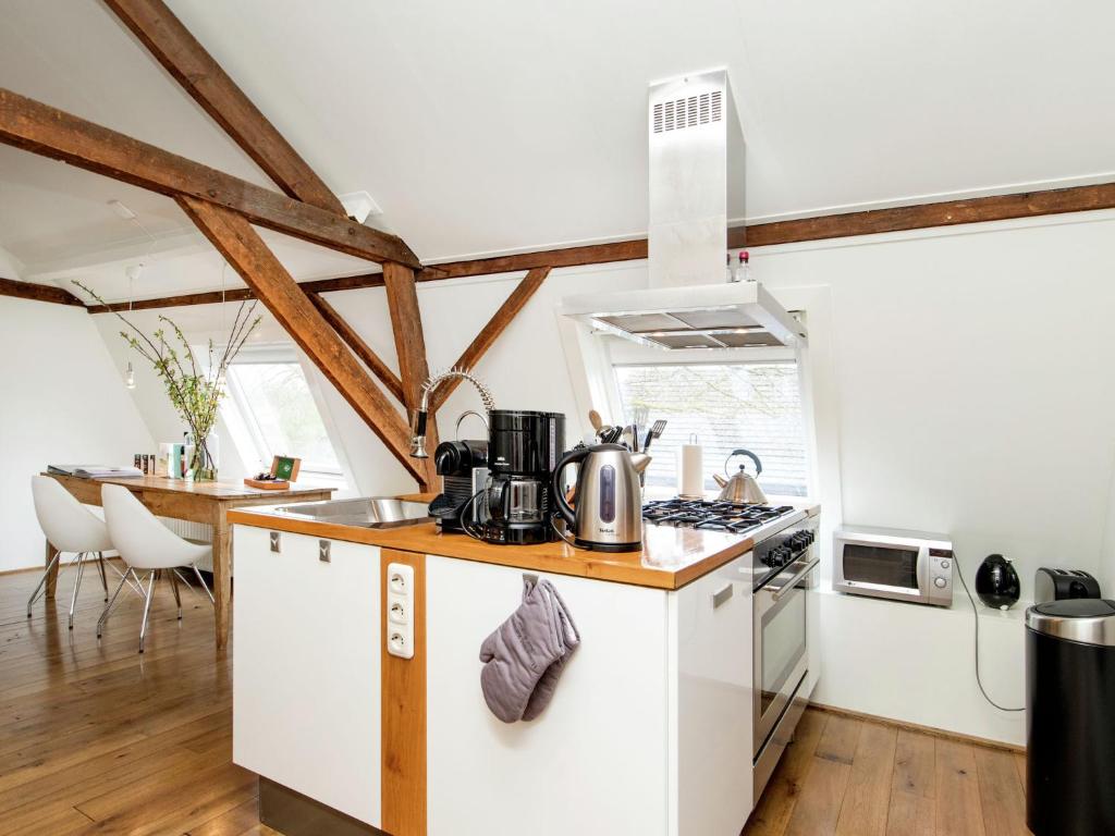 Vibrant Farmhouse near Forest in Heeze-Leende photo 1