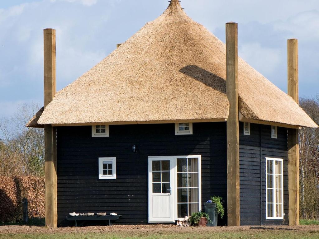 Authentic haystack in Wierden with a terrace photo 1
