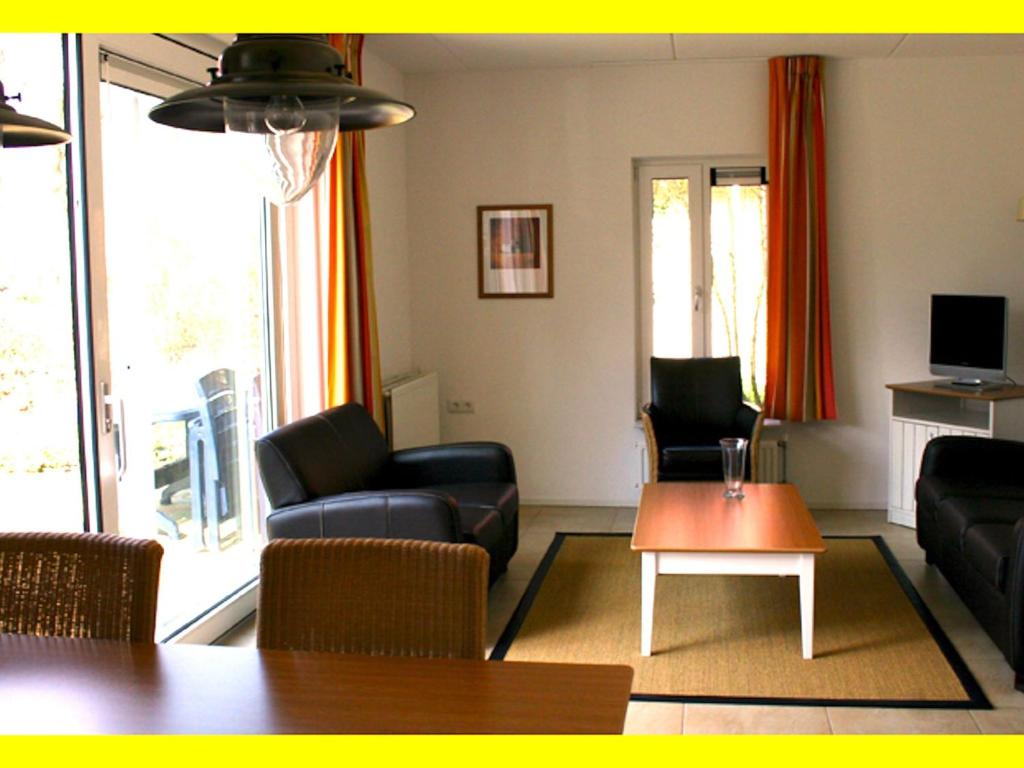 Cozy apartment in a farmhouse in Camino-Ombra photo 1