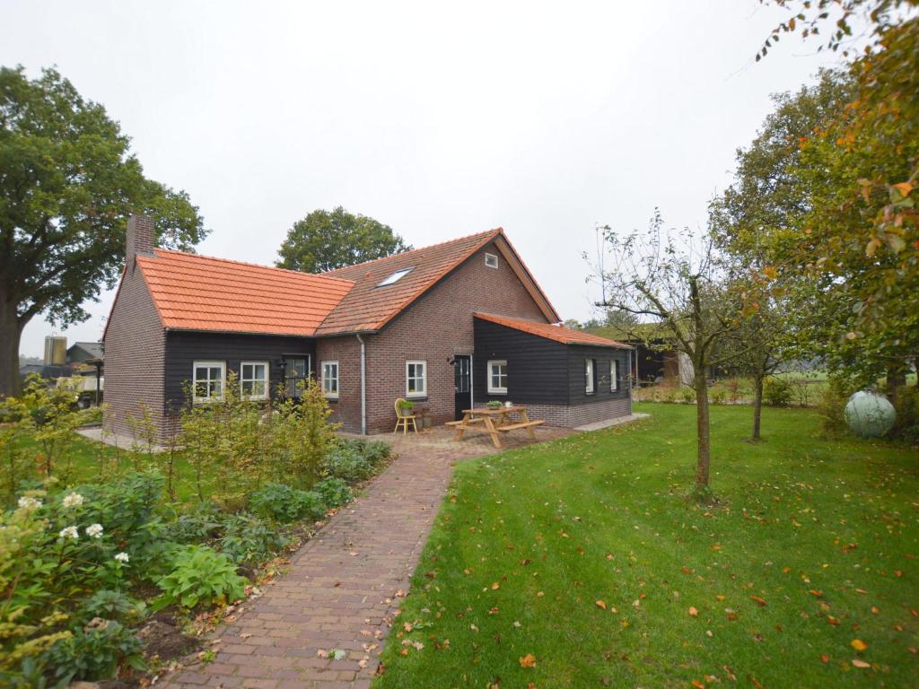 Cosy holiday home on a farm in Zeeland photo 4