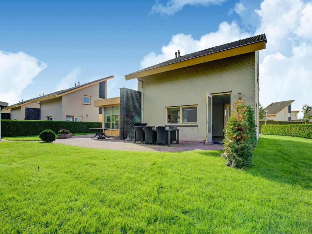 Luxurious Holiday Home in Koudum with Pool photo 1