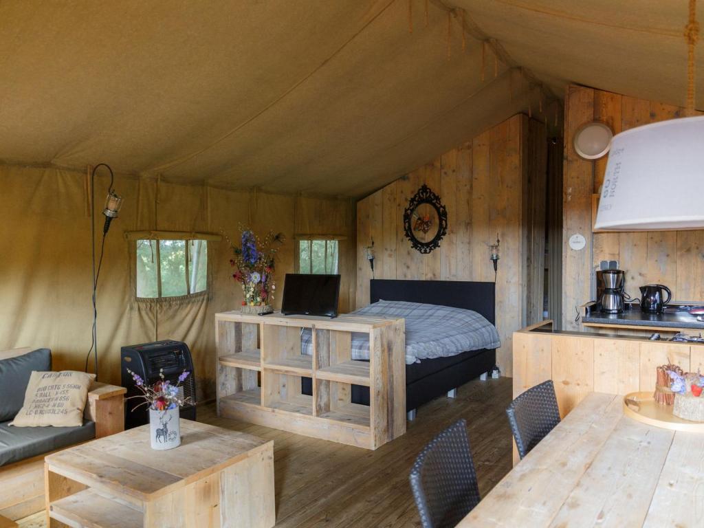 Atmospheric tent lodge with dishwasher in Twente photo 2