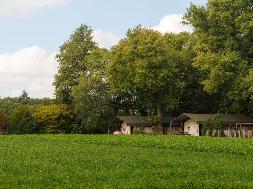 Atmospheric tent lodge with dishwasher in Twente