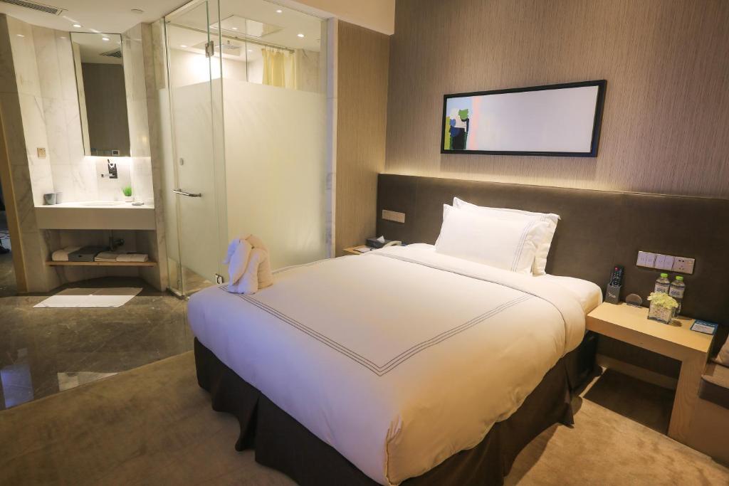 Двухместный (Улучшенный двухместный номер с 1 кроватью), Skytel Hotel Chengdu