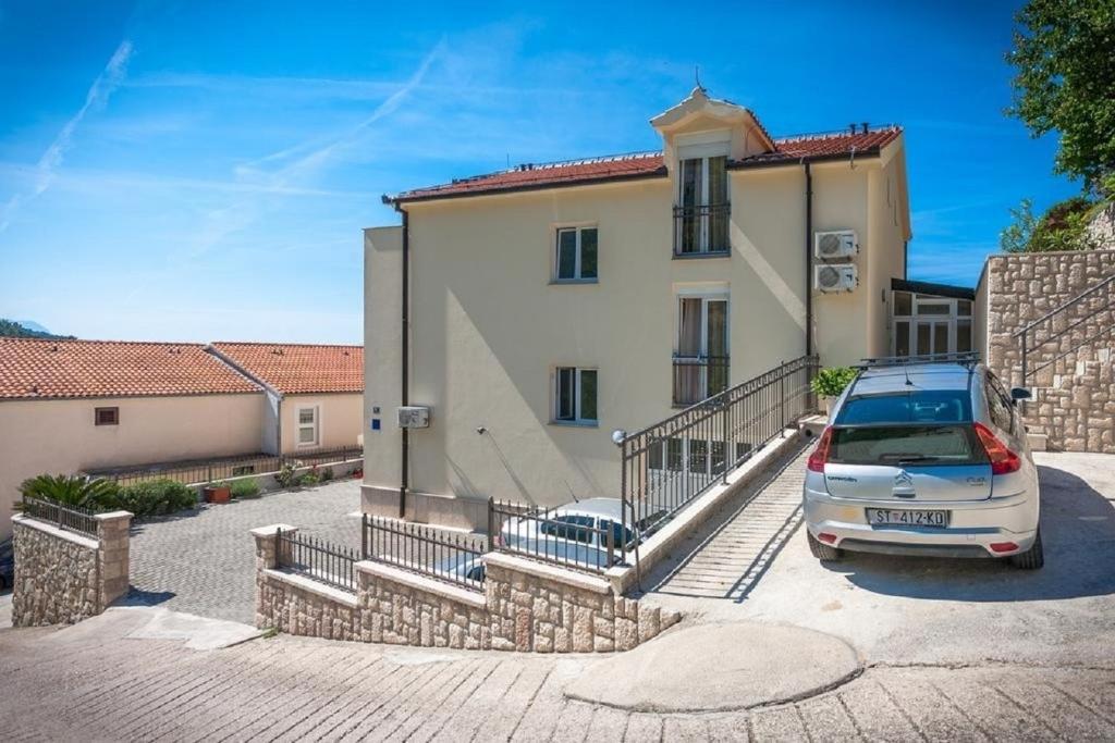 Apartments and rooms Led - near sea photo 3