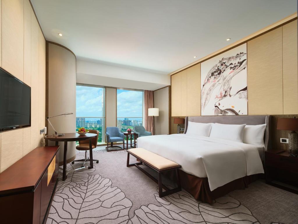 Crowne Plaza Nanning City Center, an IHG Hotel photo 1
