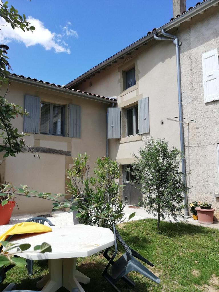 L'élie sous les noyers, Le gite photo 3