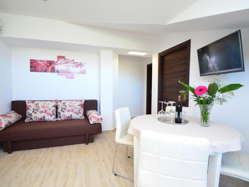 Apartment Rina-3 by Interhome photo 4