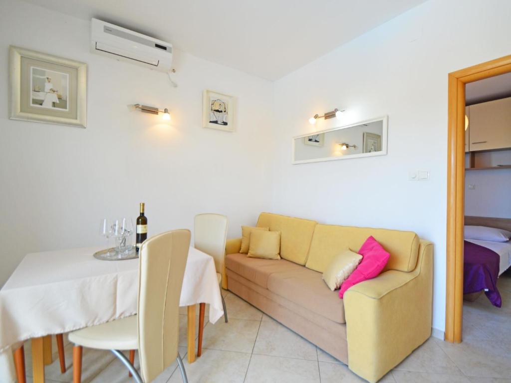 Apartment Rina-4 by Interhome photo 3