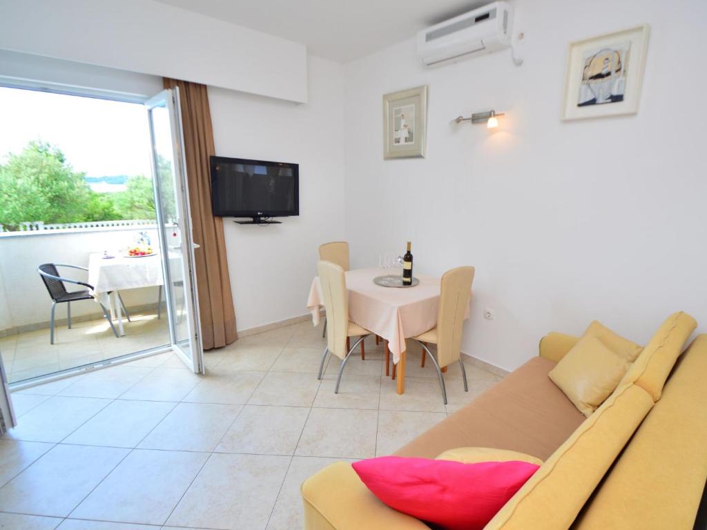 Apartment Rina-4 by Interhome photo 2