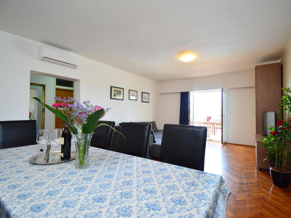 Apartment Rina-1 by Interhome photo 4