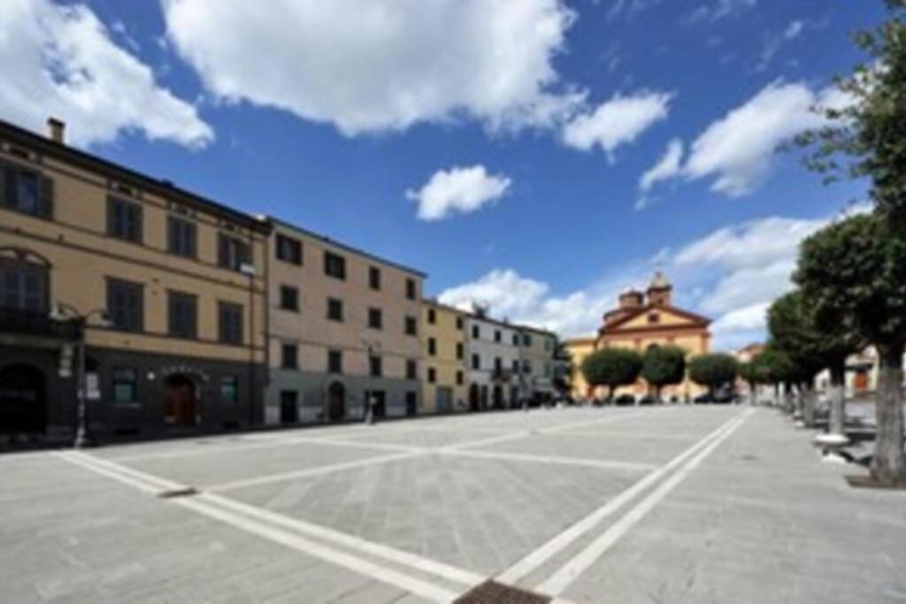 La Piazza - Appartamento con vista - Tap to explore photos