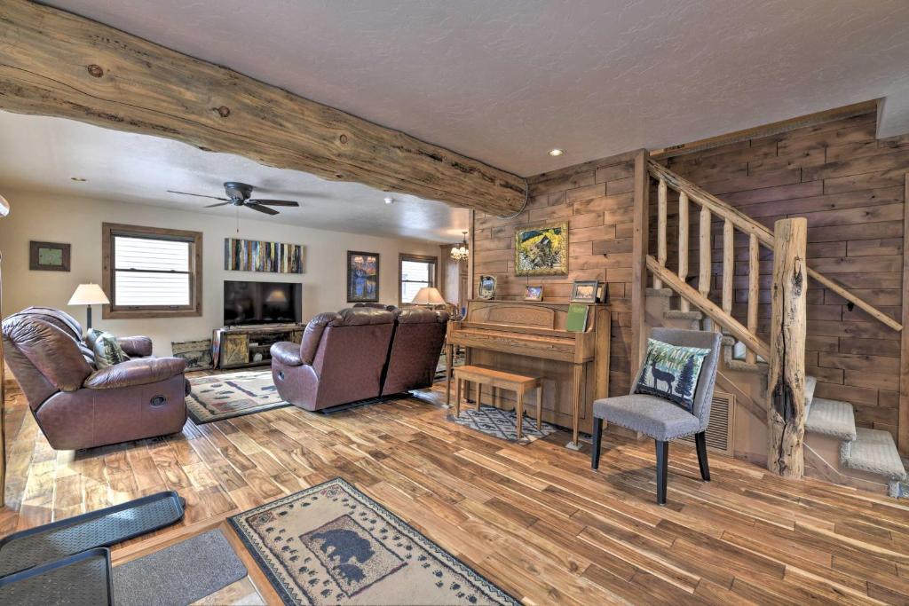 Updated Mtn Home with Deck on Uncompahgre River photo 3