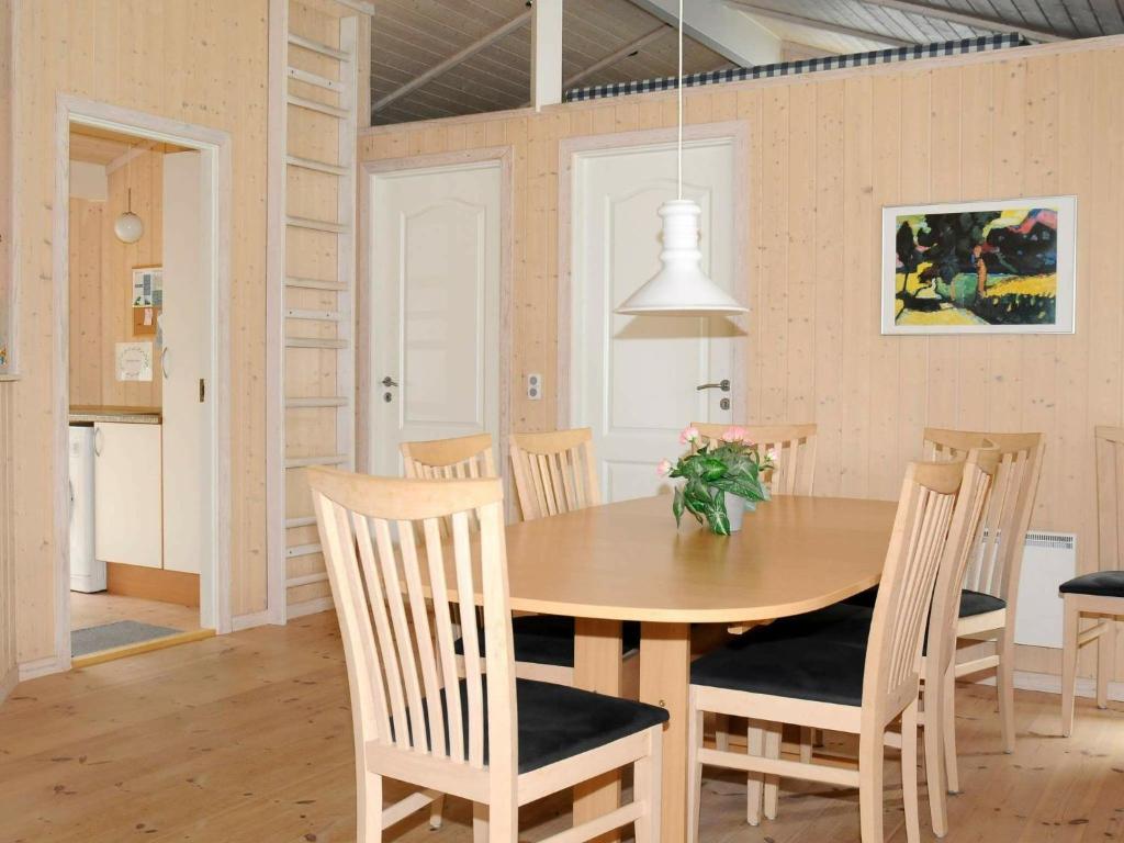 Three-Bedroom Holiday home in Oksbøl 17 photo 3