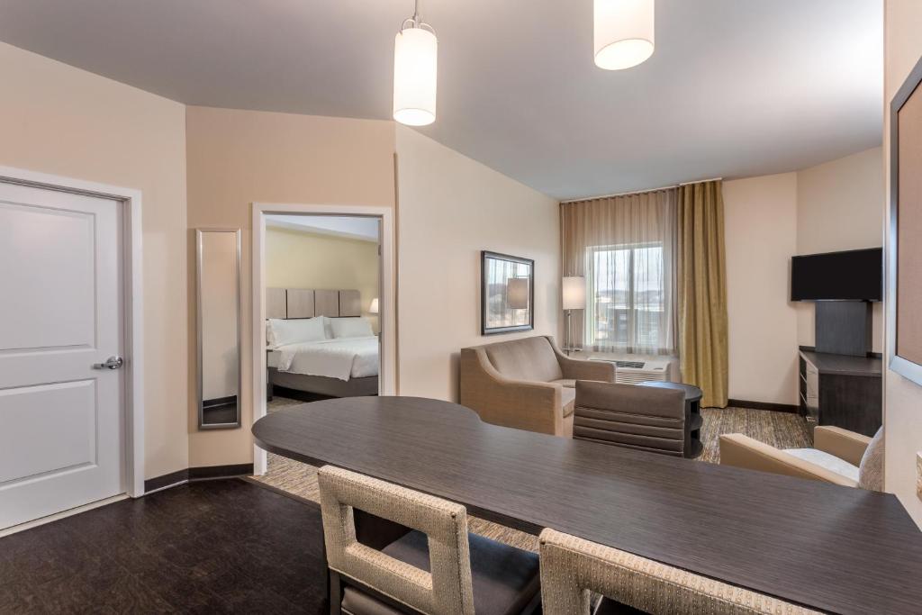 Candlewood Suites Bethlehem South, an IHG Hotel photo 4